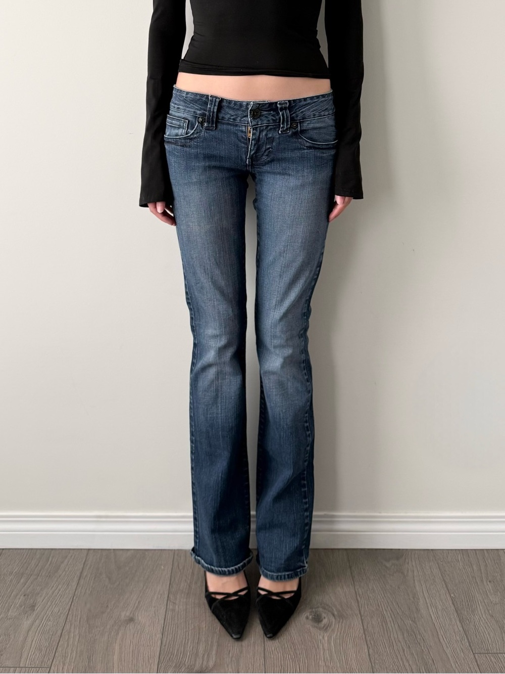 guess medium wash low rise bootcut jeans